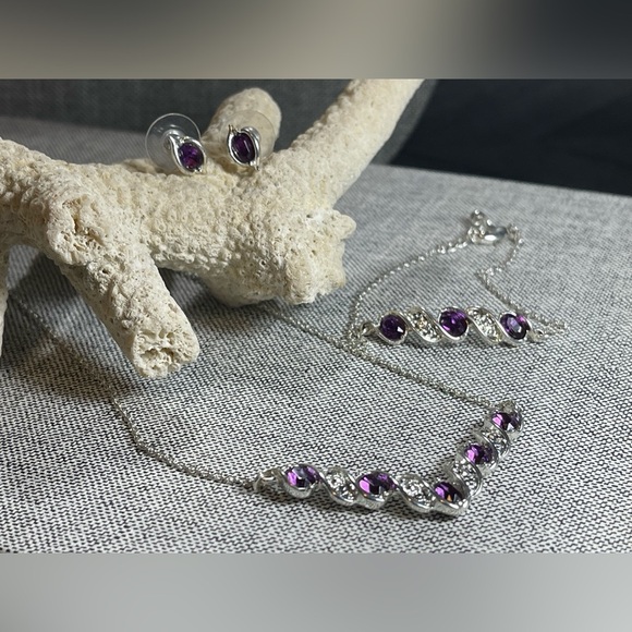 Vintage NRT Avon Purple Amethyst Necklace Bracelet and Earring Set - Picture 8 of 10